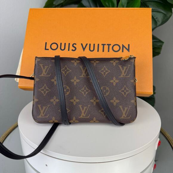 ✨💎Authentic Louis Vuitton Reverse Monogram Giant Double Zip Pochette - Picture 1 of 4